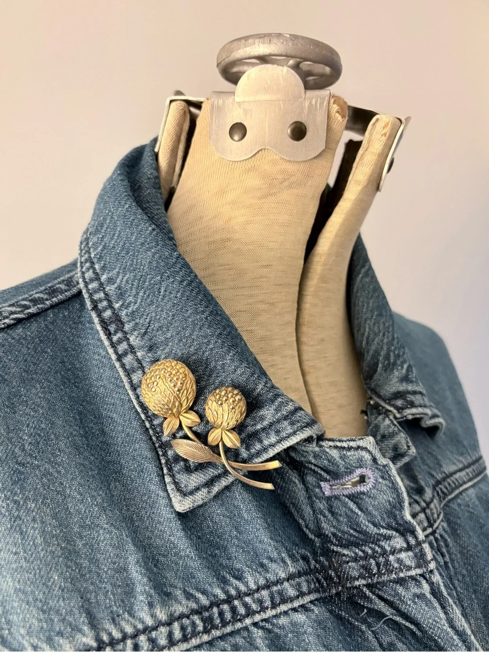 Vintage gold vermeil flower pin/brooch